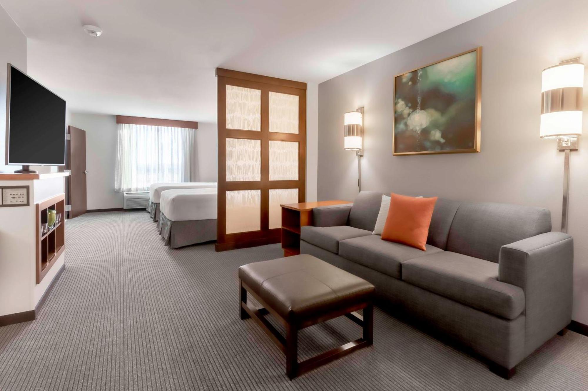 Queen Room Two Queen Beds Sofa Bed Accessible Tub