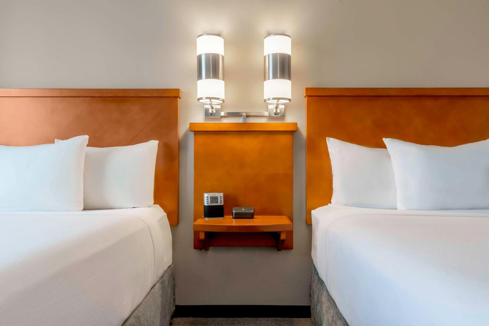 Queen Room Two Queen Beds Sofa Bed High Floor