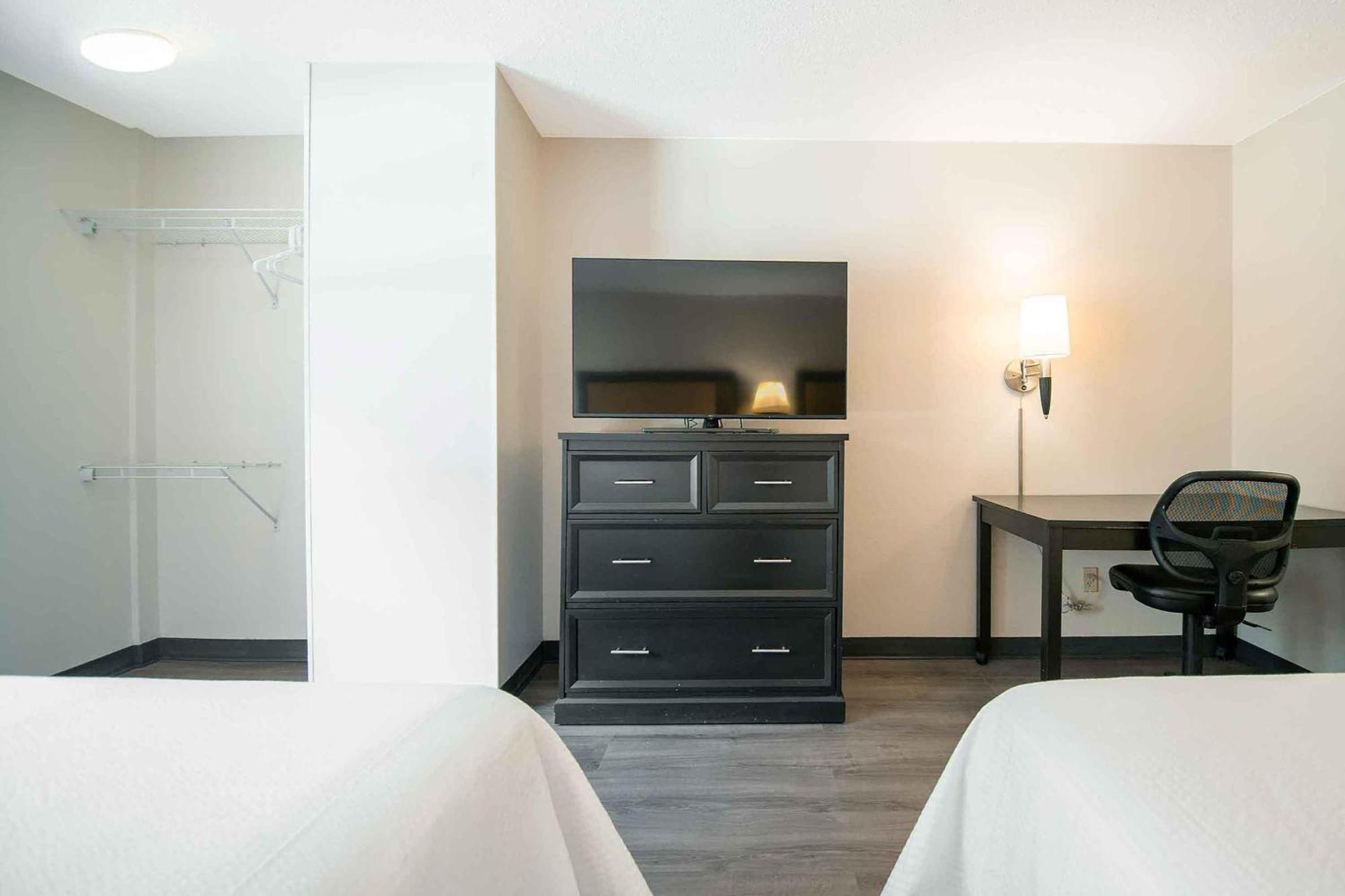 Studio 2 Queen Beds Non-Smoking