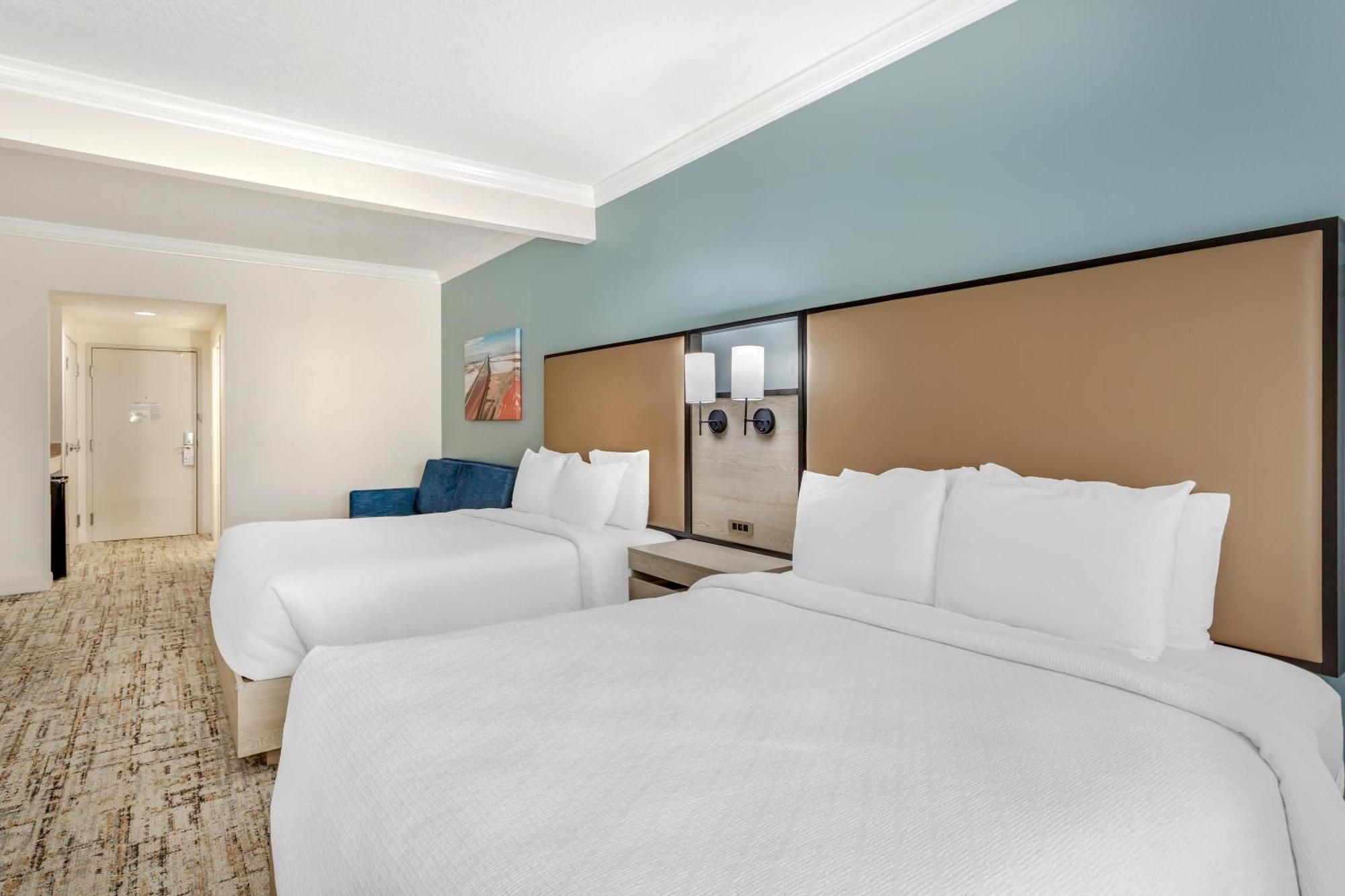 Queen Suite Two Queen Beds