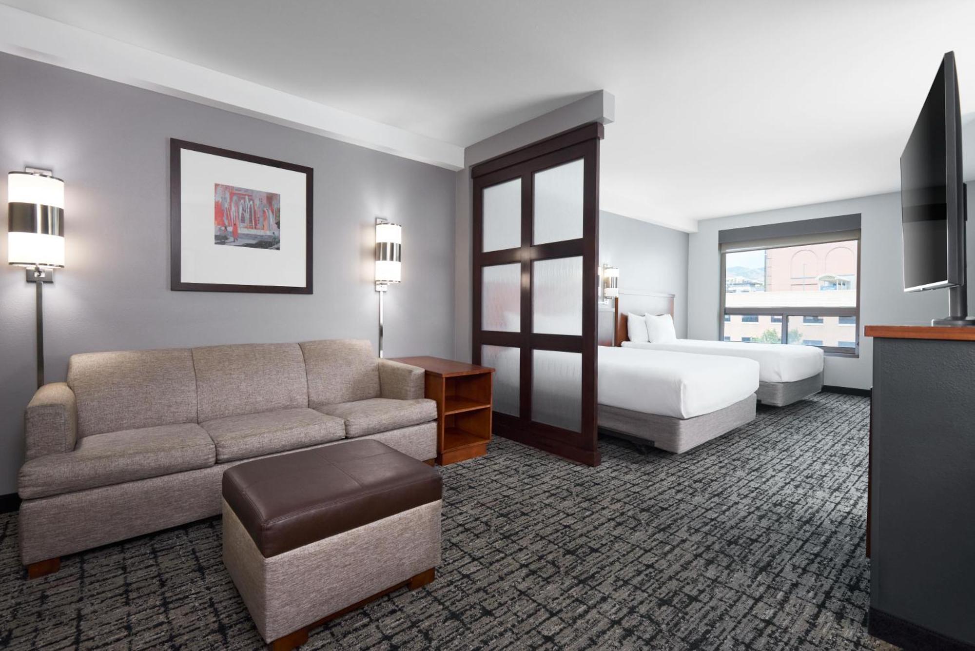 Queen Room Two Queen Beds Sofa Bed Accessible Tub