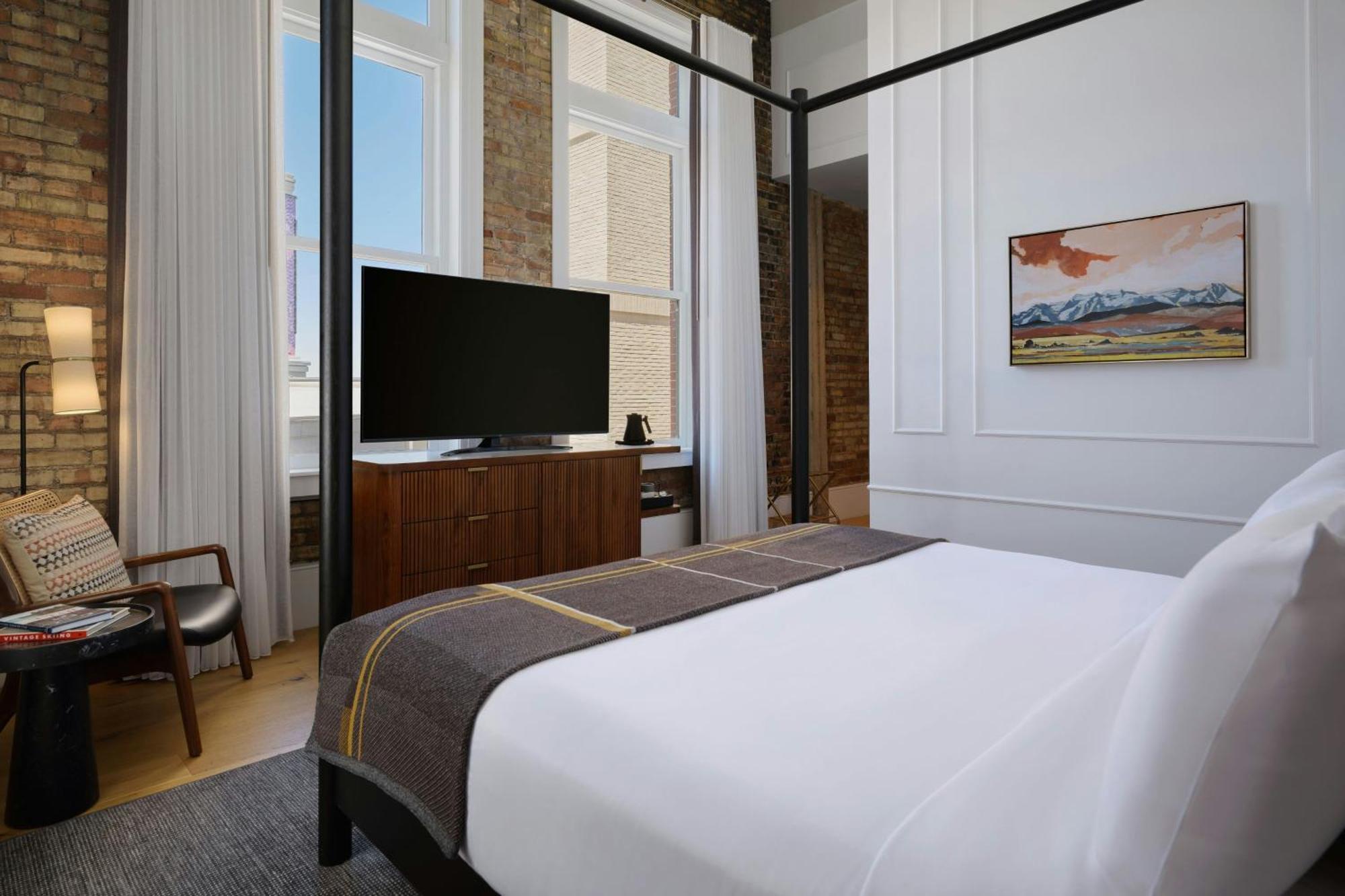 Historic Cozy King Room