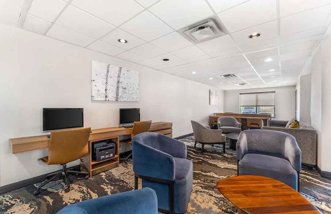 Best Western Plus Airport Inn & Suites-1